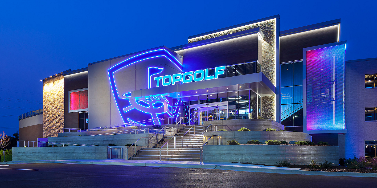 TopGolf Chicago - Naperville - Photo 4
